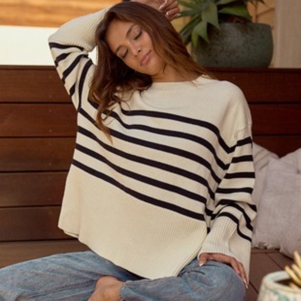 NWT STRIPED LONG SLEEVE SWEATER